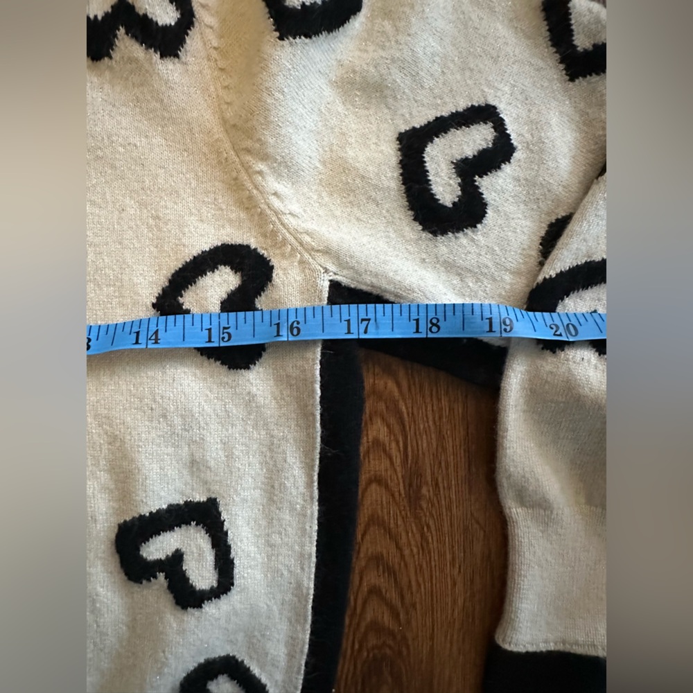 Heart Patterned Black and White Super Soft Turtleneck Sweater - Picture 4 of 6